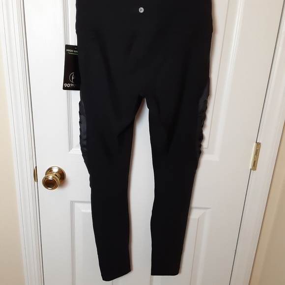 NWT 90 Degree Cutout Black Leggings Size M - Picture 3 of 13
